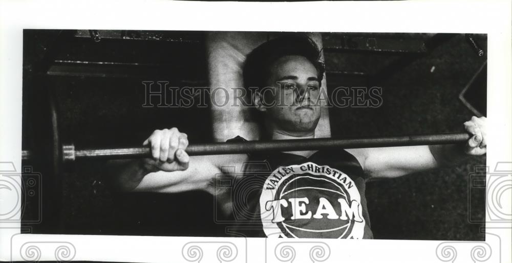 1993 Press Photo Valley Christian basketball player, Ben Hippe, works out - Historic Images