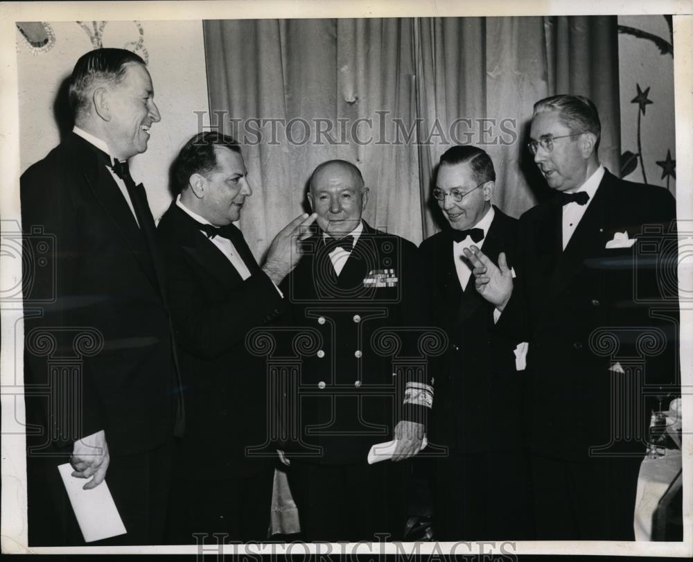 1943 Press Photo New York Winners of Maria Moors Cabot Prizes NYC - neny08385 - Historic Images