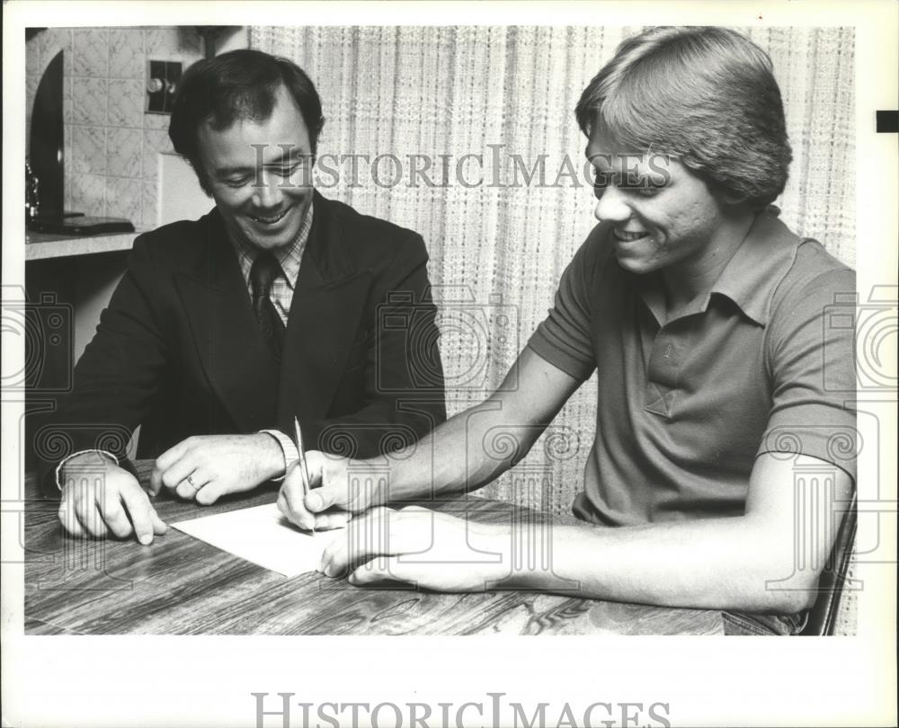 1979 Press Photo Baseball player, Mark Higgins &amp; Milwaukee Braves&#39; Tom Gamboa - Historic Images