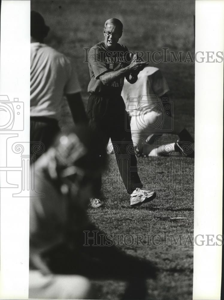 1993 Press Photo Jim Clements, Football coach of the East Valley Knights - Historic Images