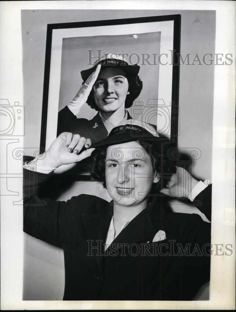 1943 Press Photo New York Phyllis Jean Perry becomes WAVE NYC - neny07629 - Historic Images