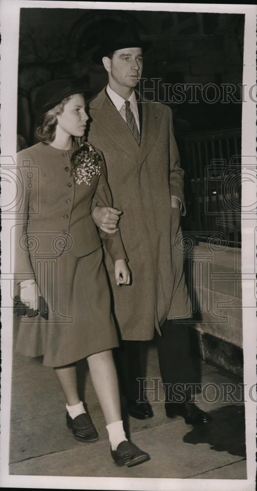 1939 Press Photo New York Mr.Cornelius Vanderbilt Whitney and Daughter Nancy NYC - Historic Images