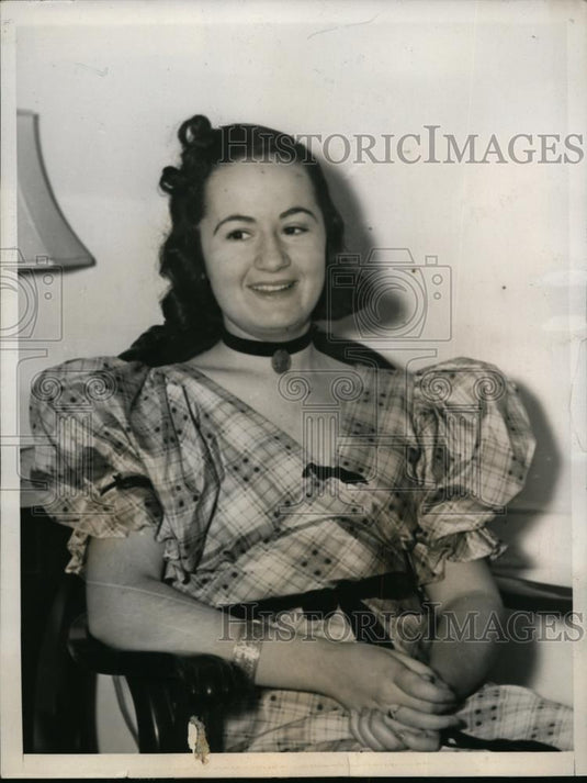 1938 Press Photo New York Edithe Friedman crashed Brenda Frazier's debut NYC - Historic Images