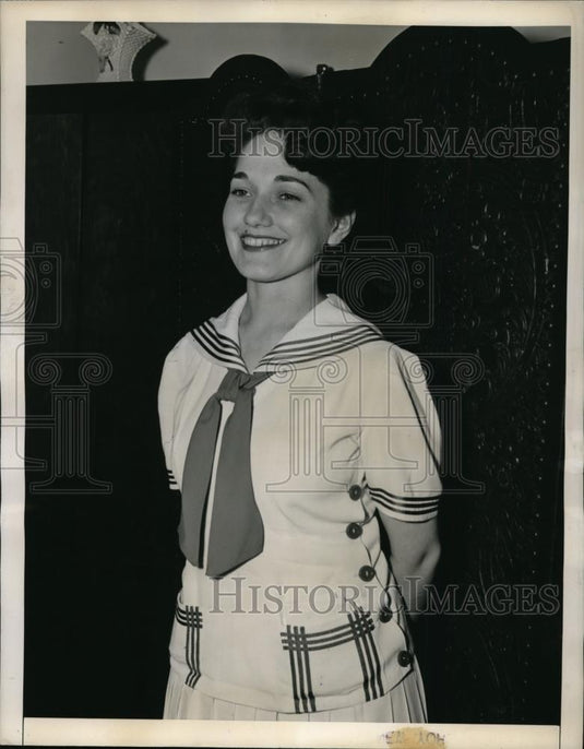 1943 Press Photo New York Genevieve Sullivan Sister of Sullivan Brothers NYC - Historic Images