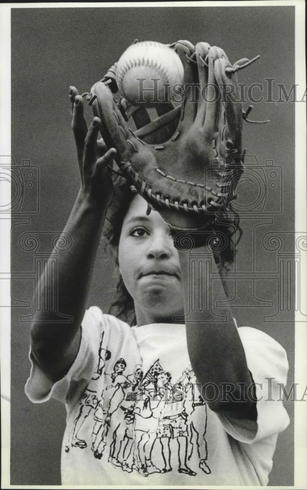 1992 Press Photo Softball player, Letisha Elkins,wins East fastpitch spot - Historic Images