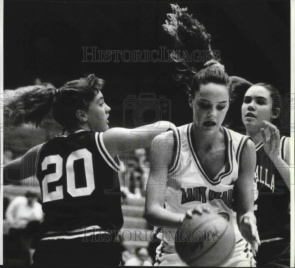 1994 Press Photo CV basketball player, Kristin Hepton in action - sps03289 - Historic Images