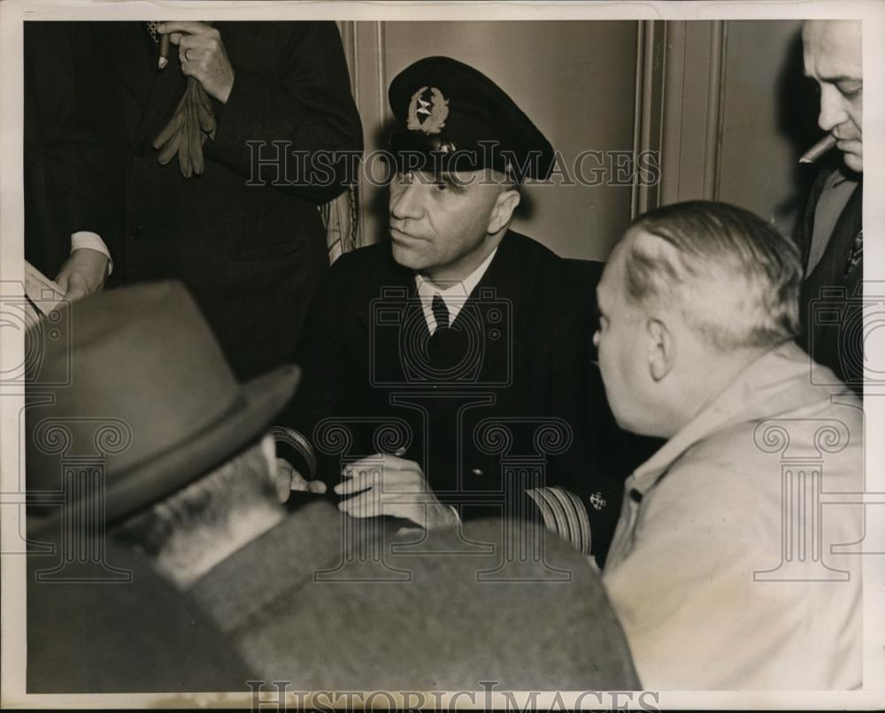 1938 Press Photo New York Capt.Karl Steincke of Liner Deutschland in U.S NYC - Historic Images