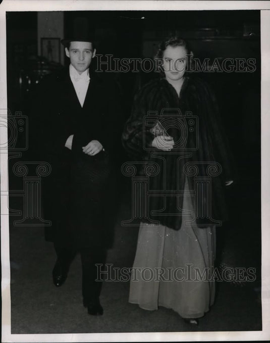 1938 Press Photo New York Edwina Atwell & James McDonald  Natl Horse show NYC - Historic Images