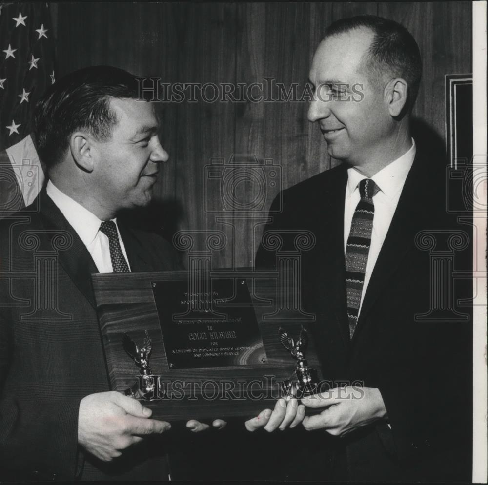 1968 Press Photo Hockey player, Colin Kilburn, receives award - sps03348 - Historic Images