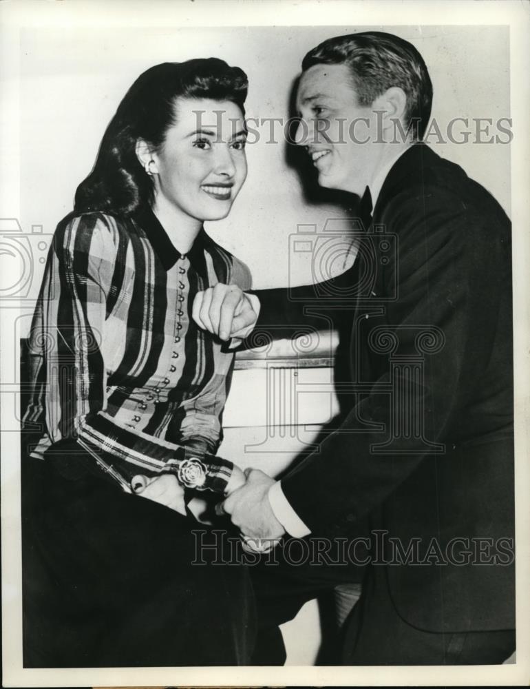 1939 Press Photo New York Irene Denham and George Earle reunite NYC - neny07519 - Historic Images