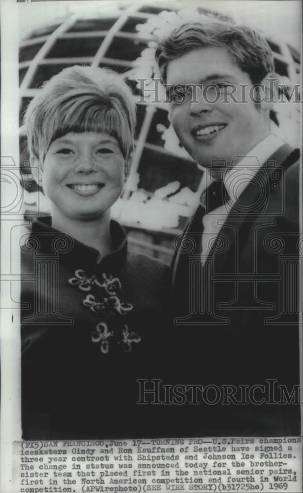 1969 Press Photo Ice skating chanpions, brother-sister, Cindy and Ron Kauffman - Historic Images