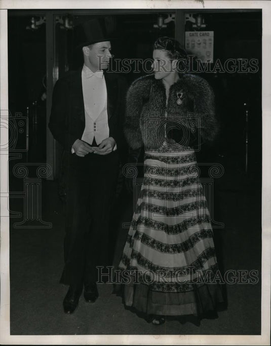 1938 Press Photo New York Mr & Mrs Fred Kimberly Attend National Horse Show NYC - Historic Images