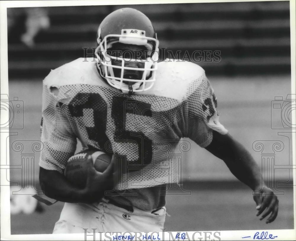 1990 Press Photo Sophomore football tailback, Henry Hall has size and speed - Historic Images