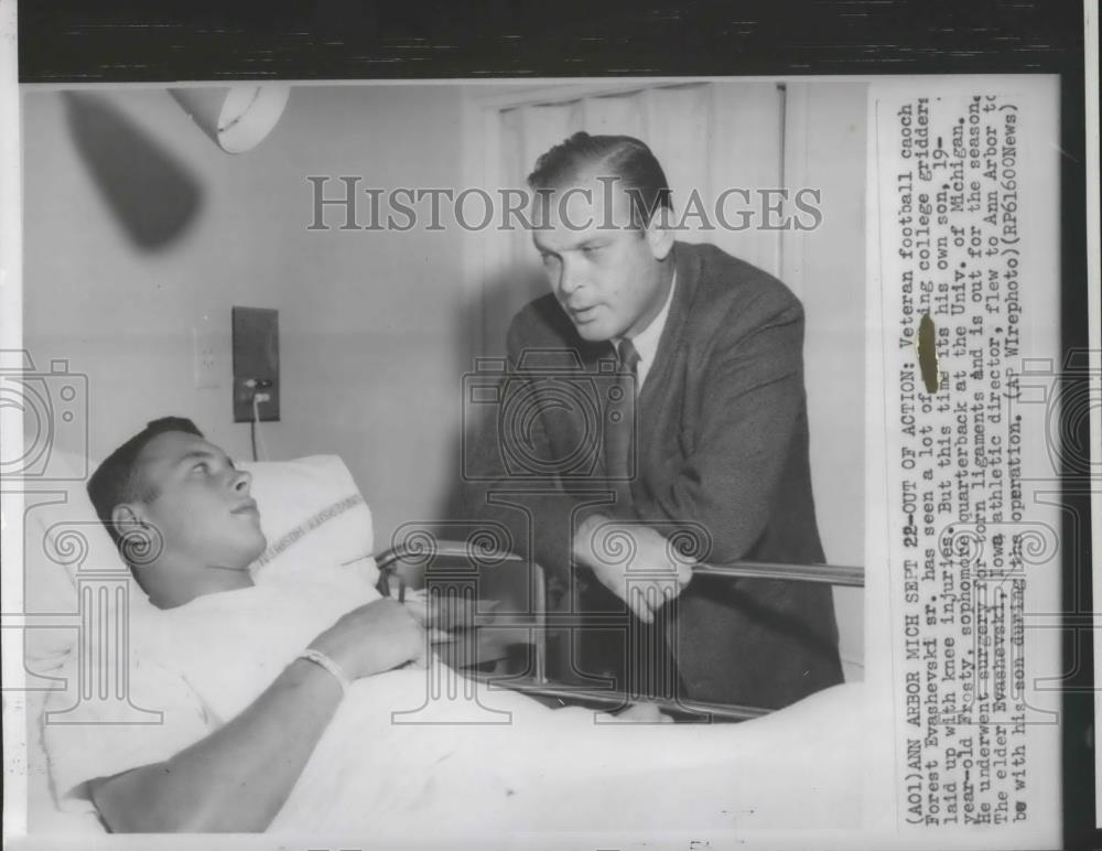 1961 Press Photo Forest Evanshevski Senior-Veteran Football Coach With Son - Historic Images