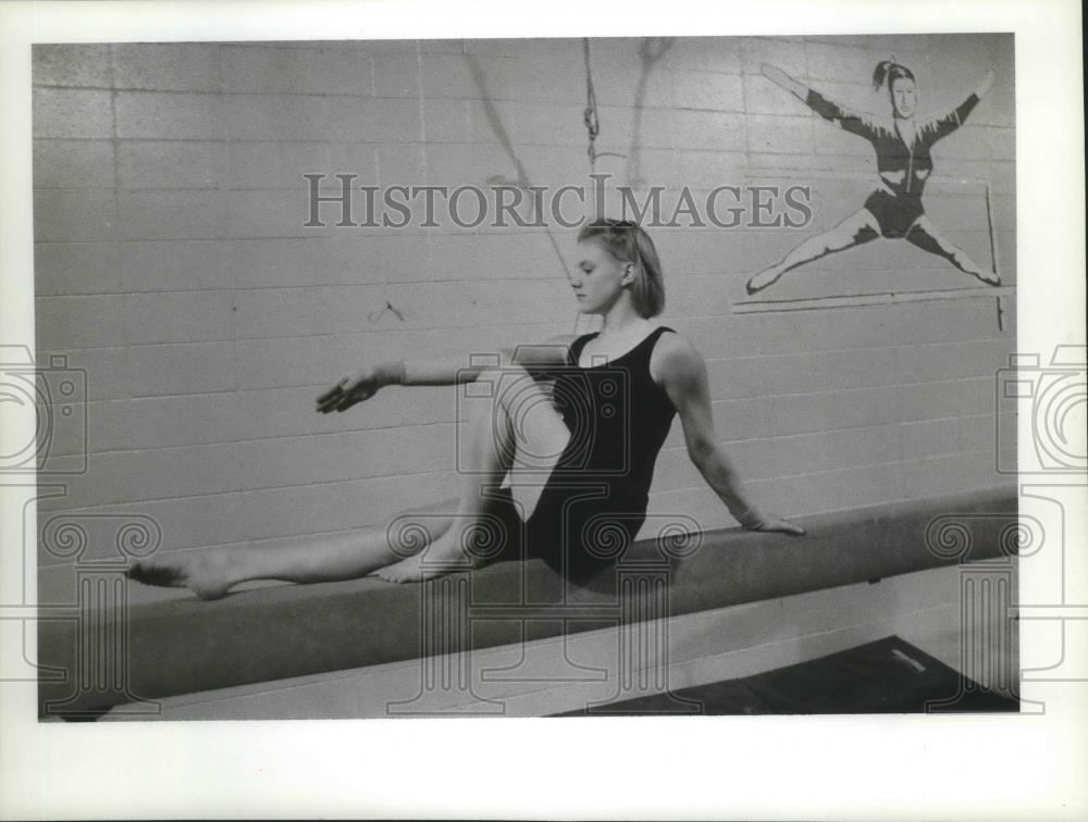 1992 Press Photo Gymnast Adriane Leithauser poses for her high school yearbook - Historic Images