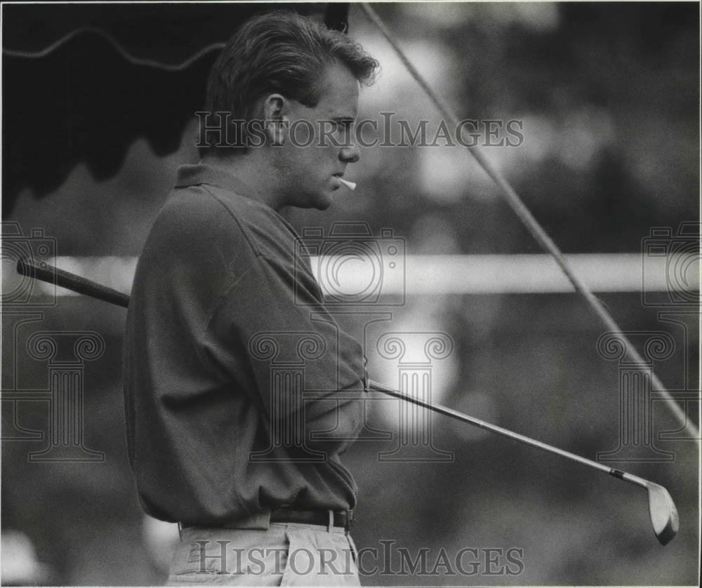 1992 Press Photo Golfer Bryan Heppler before the third round of Lilac tourney - Historic Images