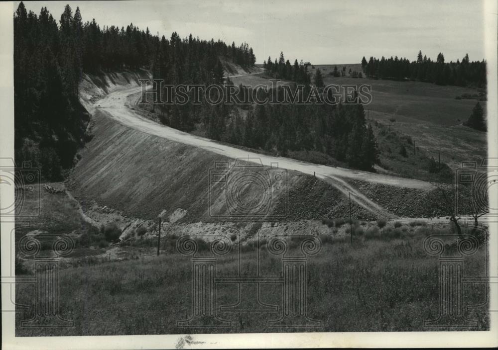 1936 Press Photo Palouse Highway 2 miles south of Jacobson greenhouse - spa51044 - Historic Images
