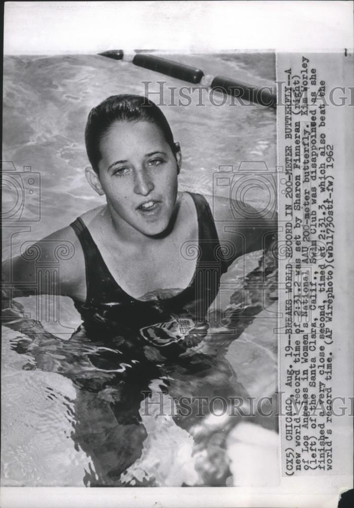 1962 Press Photo Swimmer Sharon Finneran breaks world record - sps02864 - Historic Images