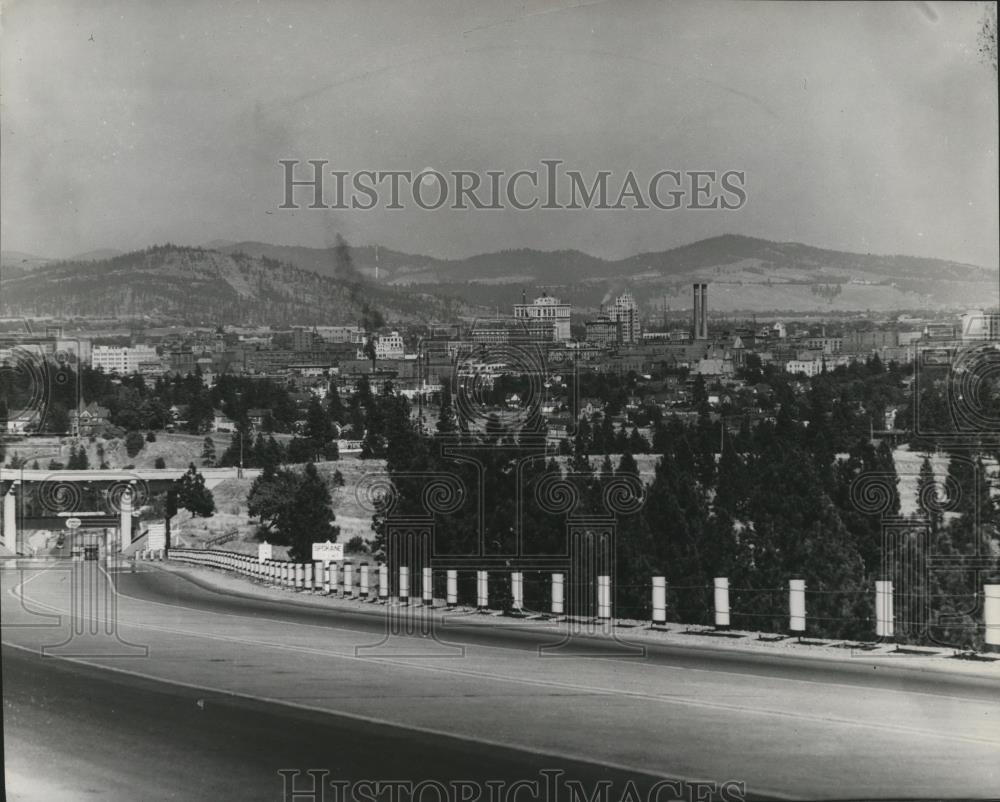 Press Photo View of Sunset Highway and the city - spa52509 - Historic Images