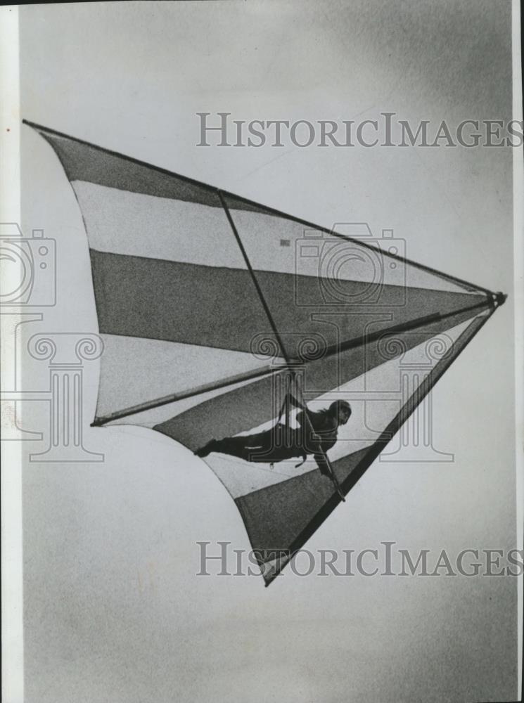 1974 Press Photo Kite Gliders - spa53104 - Historic Images