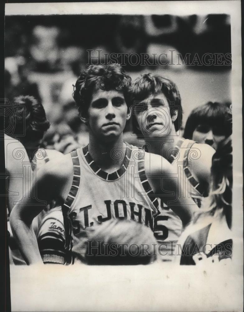 1977 Press Photo Basketball players, Sherman Fike and Ramon Vance - sps02873 - Historic Images