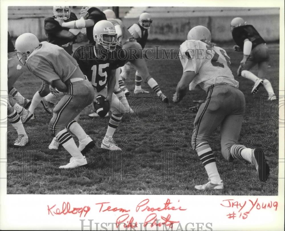 1985 Press Photo Jay Young during Kellogg football team practice - sps03106 - Historic Images