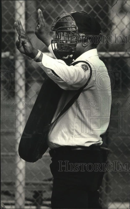 1987 Press Photo James Beckum a Baseball Little League Umpire at Carver Park - Historic Images