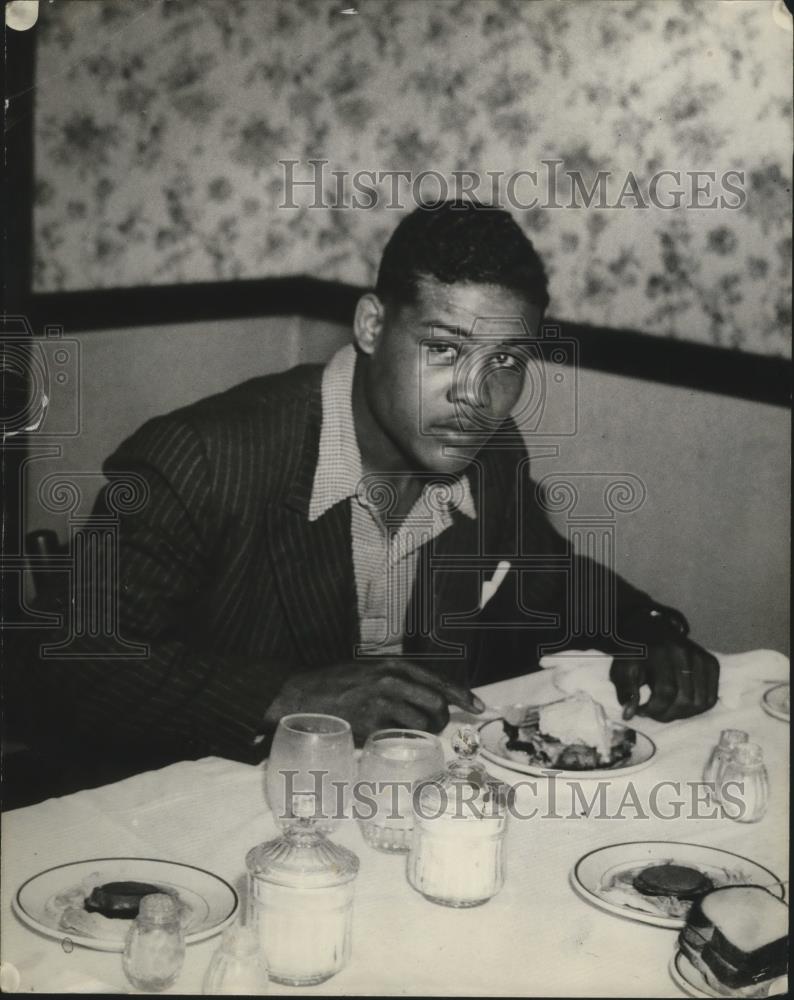 1935 Press Photo Joe Low - nef59562 - Historic Images