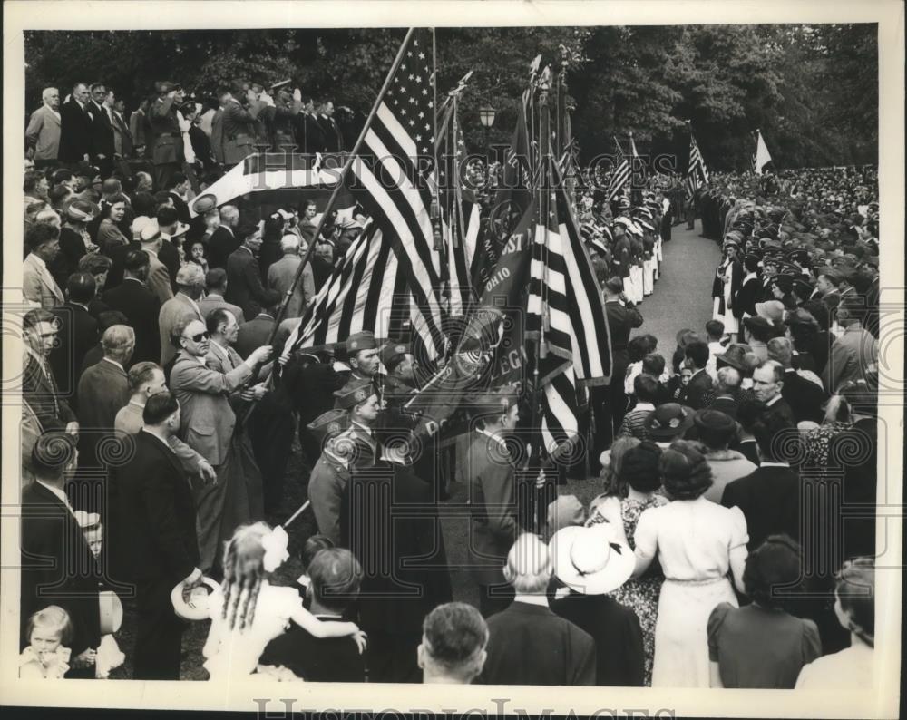 1939 Press Photo Unknown Crowd - nef65008 - Historic Images