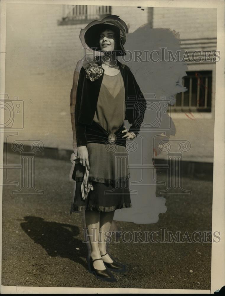 1926 Press Photo Emma Dickermann for Boston fall social season in MA - neo01602 - Historic Images