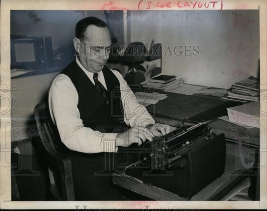1946 Press Photo Jos Martin Shown Typing At Office - neo02394 - Historic Images