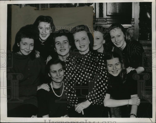 1947 Press Photo Russian World War II Brides of British Men Unable to Get Visas - Historic Images