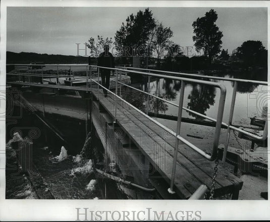 1978 Press Photo Francis Micke of Wrightstown, a lockmaster with the US Army - Historic Images