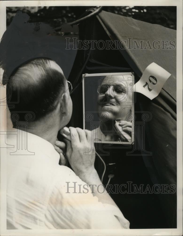 1953 Press Photo Elder Alvin Wadsworth of Lacarne, Ohio - neo04909 - Historic Images