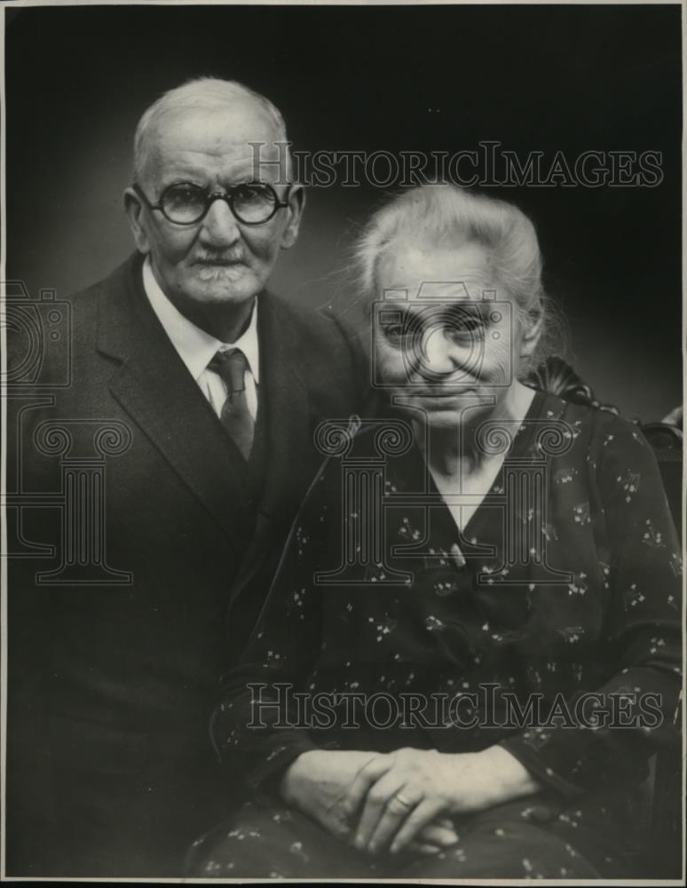 1932 Press Photo Samuel Hambourger & Mrs. Fannie 50th Anniversary - neo05177 - Historic Images