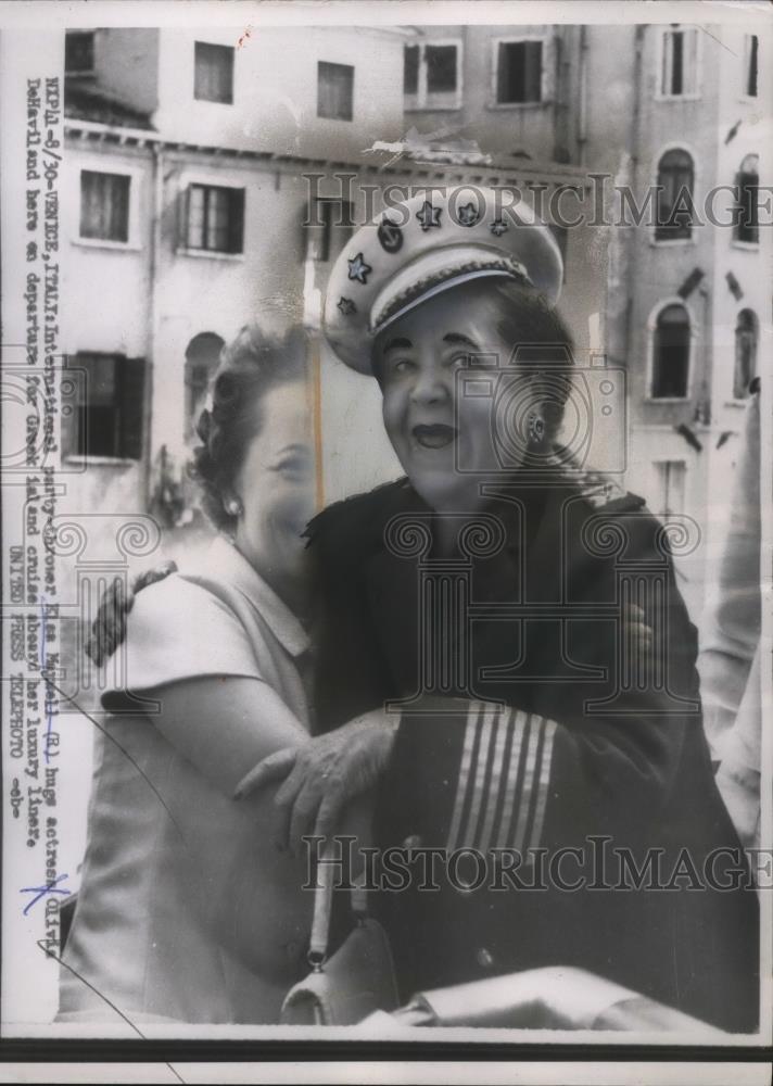 1955 Press Photo Elsa Maxwell &amp; Olivia DeHaviland in Venice, Italy - neo06558 - Historic Images