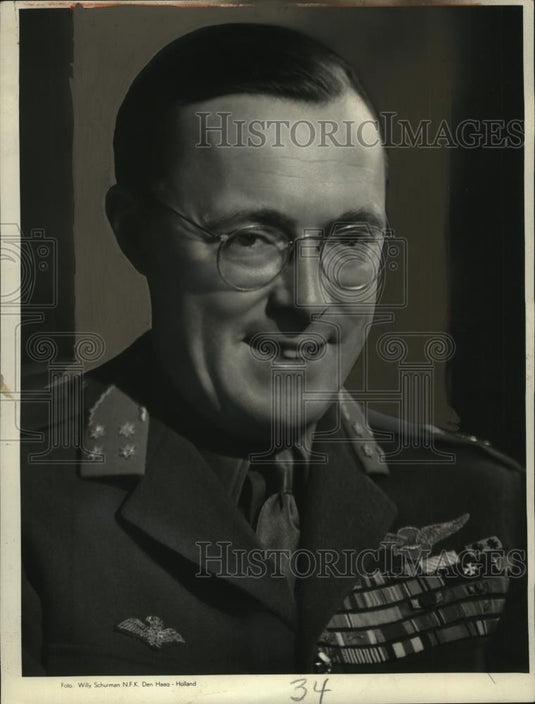 1952 Press Photo Prince Bernhard of the Netherlands - neo07066 - Historic Images