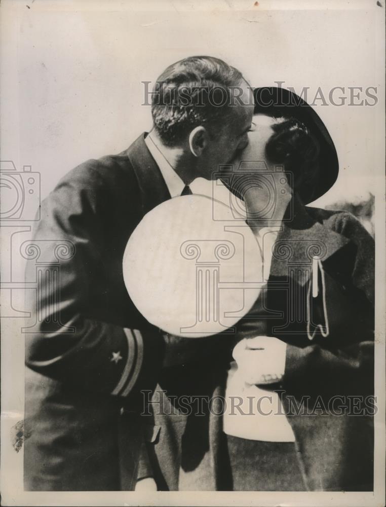 1935 Press Photo Lucille T. English &amp; Husband Robert A.J. English, Byrd Explorer - Historic Images