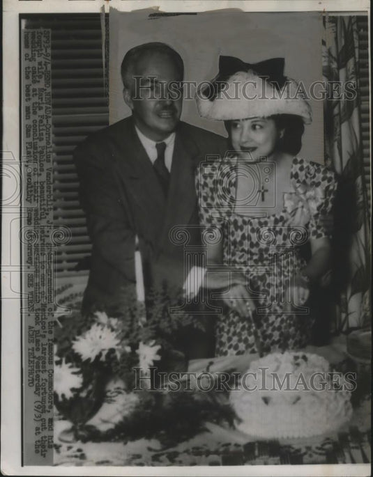 1946 Press Photo Cornelius Vanderbilt Jr. & Wife Maria Feliza Pablos at Wedding - Historic Images