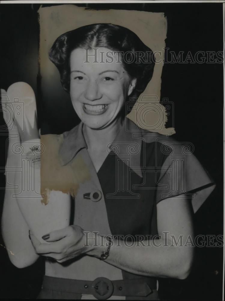 1949 Press Photo Marion Ladwig of Grand Rapids, Michigan - neo05648 - Historic Images