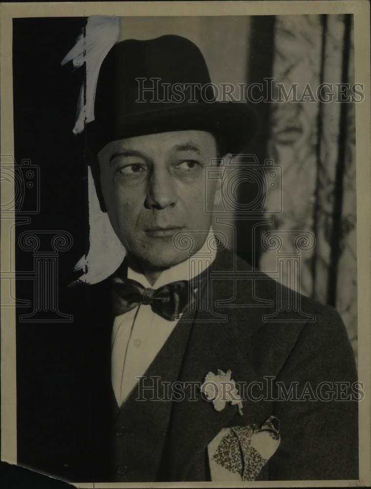 1933 Press Photo Raymond Twyeffort of New York - neo07965 - Historic Images