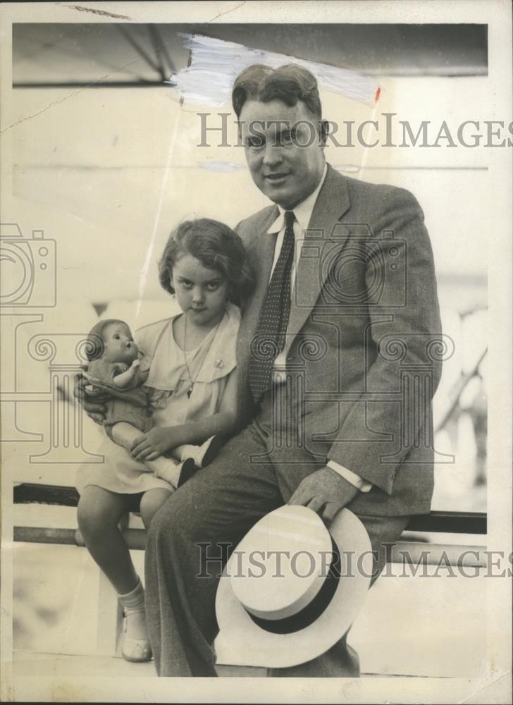 1933 Press Photo James E. Welch &amp; Daughter Irma in Miami, Florida - neo08057 - Historic Images