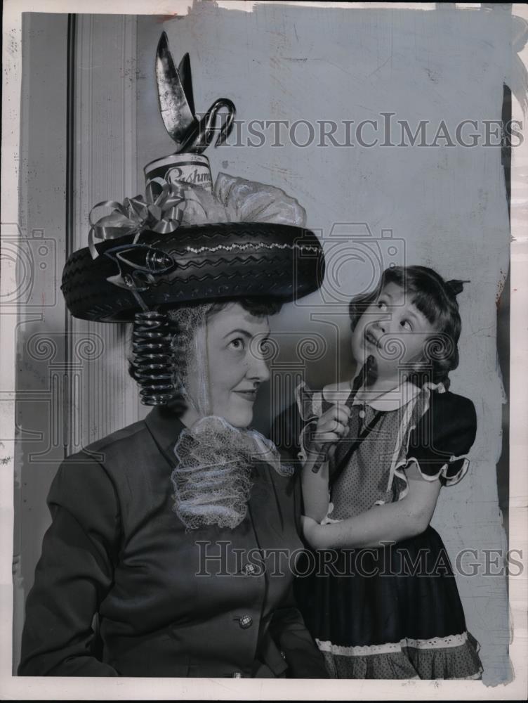 1954 Press Photo Mrs. Colby McDonough &amp; Daughter Cheryl with Scooter Parts Hat - Historic Images