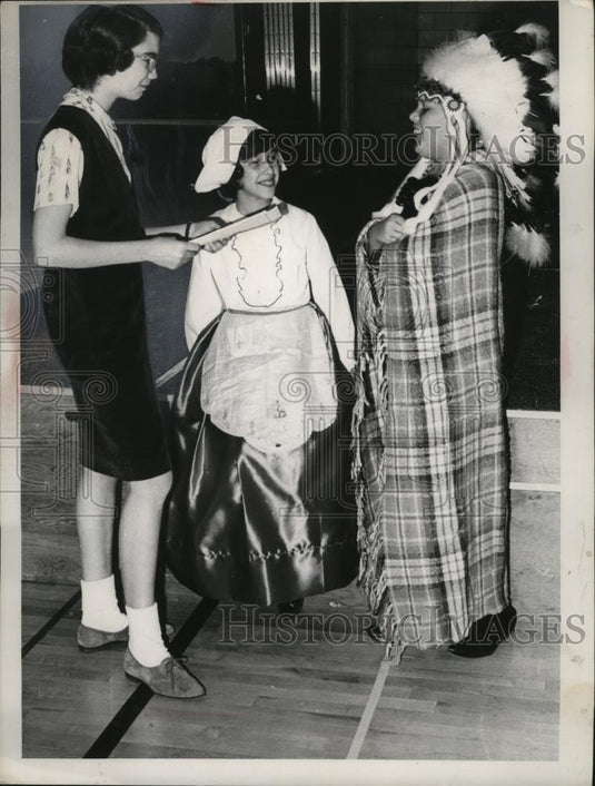 1964 Press Photo Walnut Junior High School Play, Painesville, Ohio - neo03371 - Historic Images