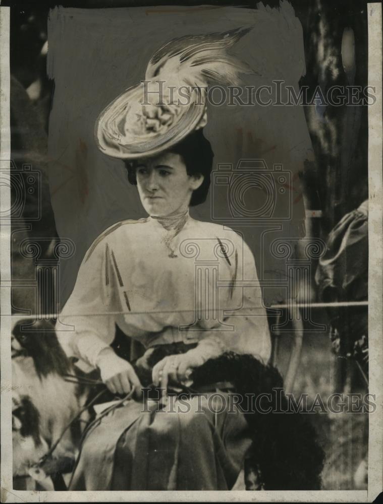 1928 Press Photo Women&#39;s Hat - neo03649 - Historic Images