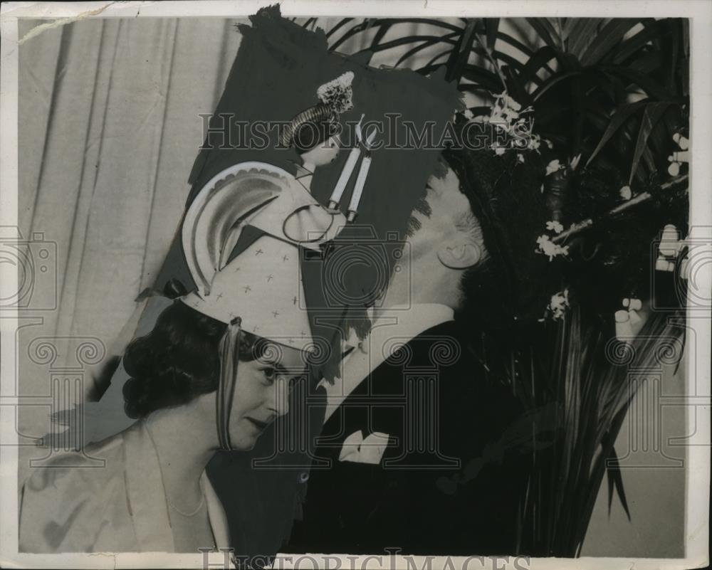 1938 Press Photo Charles H. Baird, Jane Norris at Philadelphia Headdress Ball - Historic Images