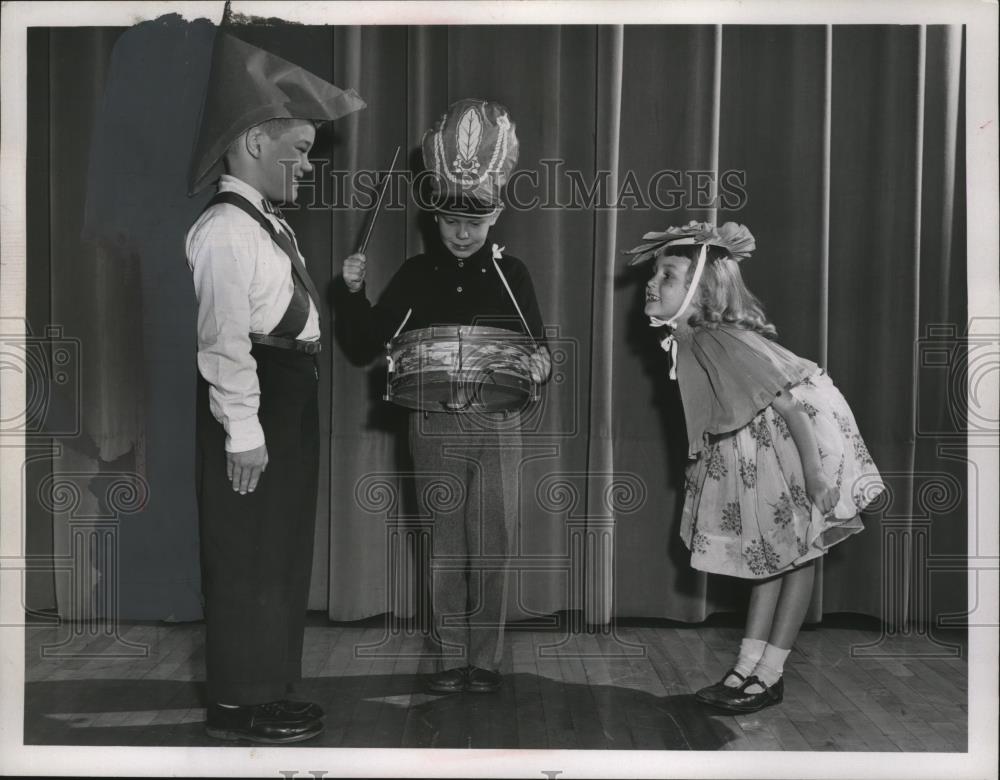 1960 Press Photo Noble Elementary School Student Christmas Program - neo06203 - Historic Images