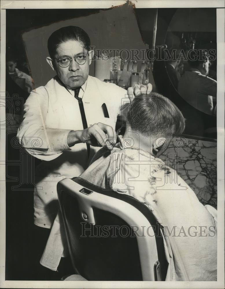 1946 Press Photo NY City Barber Shop Arturo Angulo - neo07021 - Historic Images