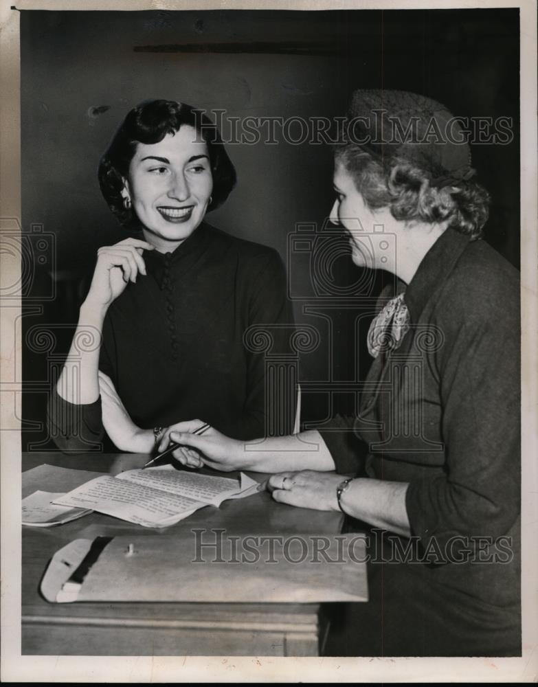 1951 Press Photo Hilda Roller, Cora Newald of Ohio - neo02531 - Historic Images