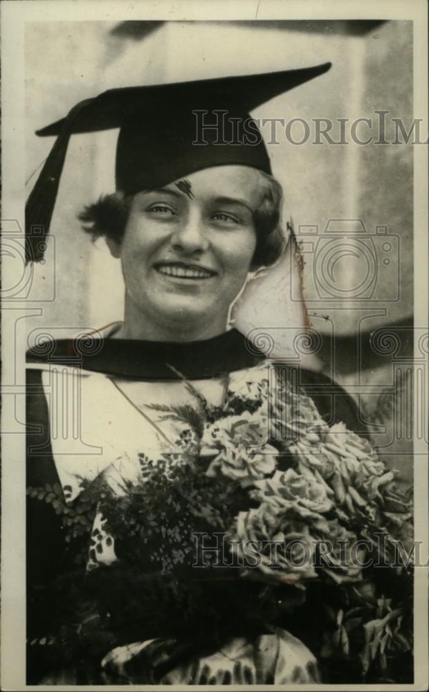 1930 Press Photo Adele Jahncke Graduating from Tulane University - neo04542 - Historic Images